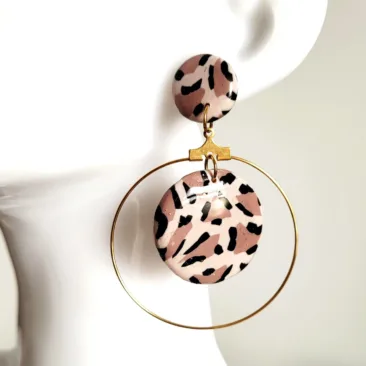 Boucles d'oreilles pendantes motif léopard fait main