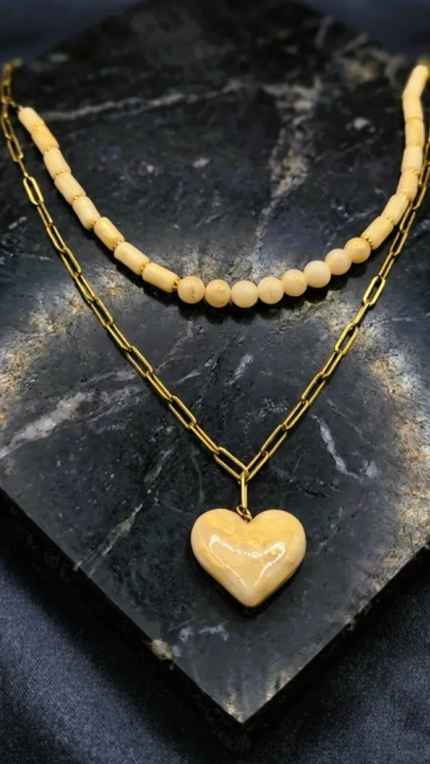 Collier cœur artisanal double rang avec pendentif en pâte polymère marbrée dorée
